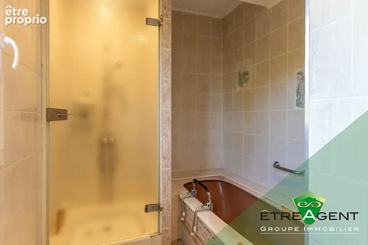 Maison de PLAIN-PIED LE VAL DORÉ - 208 m² - 5 chambres - photo 12