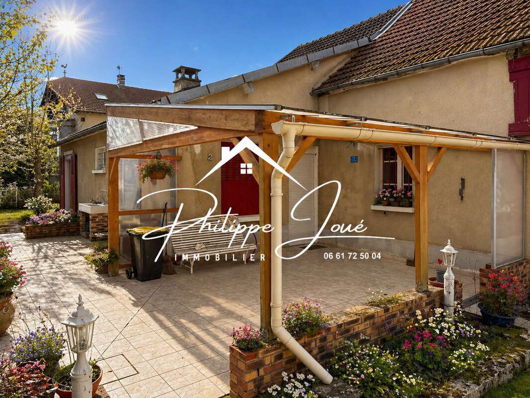 Maison à VILLENEUVE-L'ARCHEVEQUE