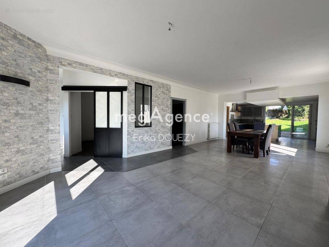 Maison à MAULEVRIER