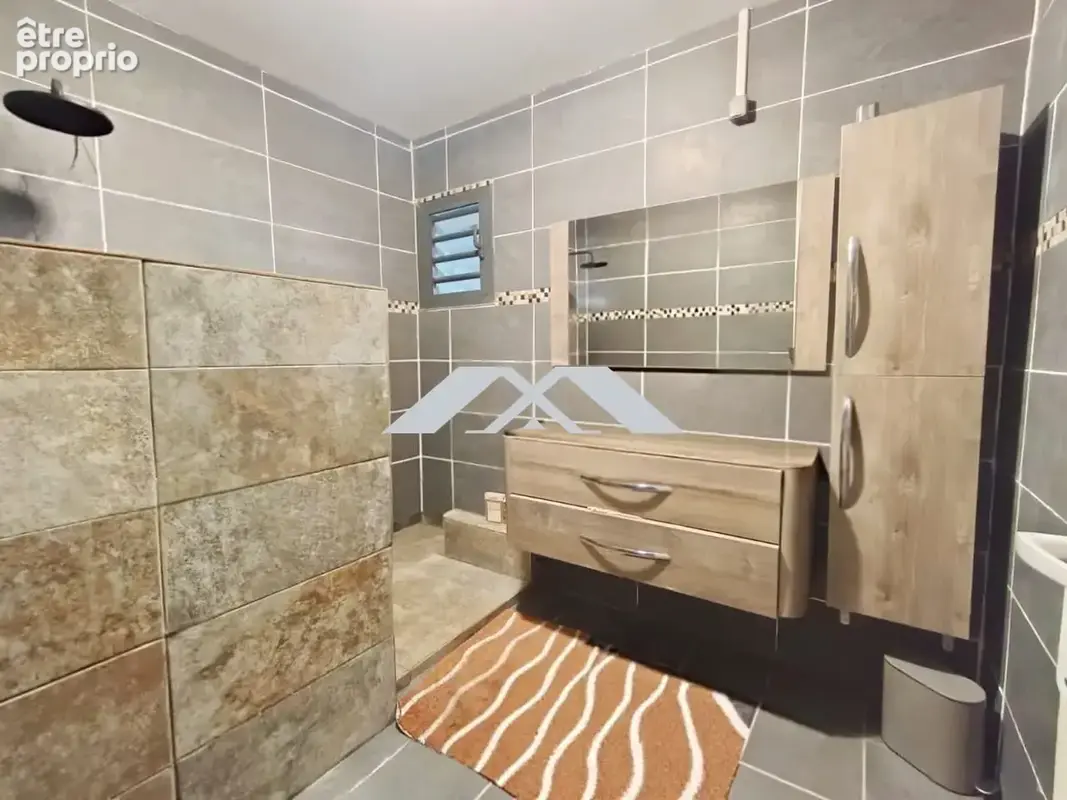 Maison 113 m² à Saint-Louis  - photo 5