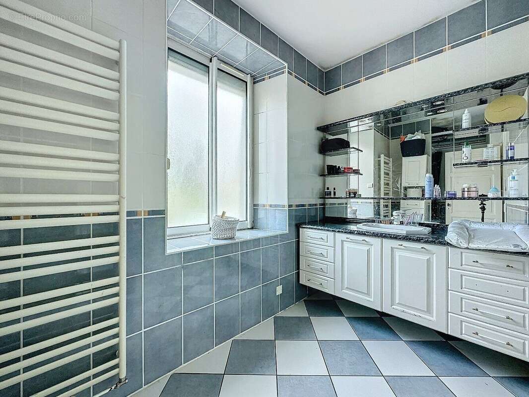 Maison en pierre t5 - terrain de 341m2 - proche centre-ville de rodez - photo 8