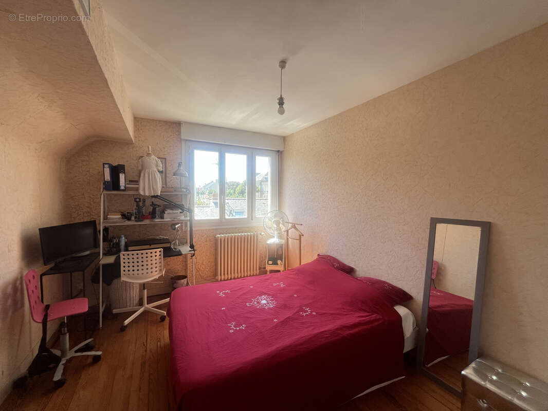Maison 92 m² à Port-En-Bessin-Huppain  - photo 12
