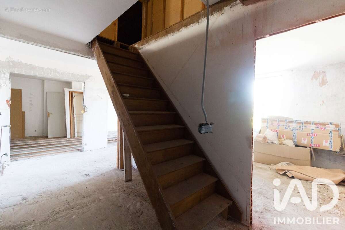 Maison 200 m² à Sauviat-Sur-Vige  - photo 4