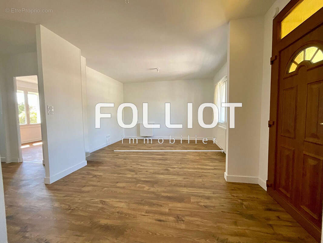 Maison à AGON-COUTAINVILLE