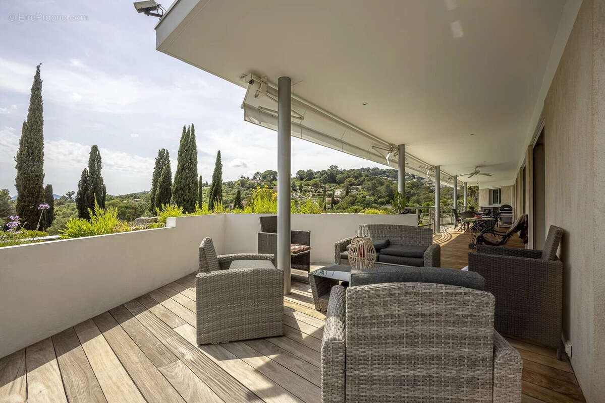 Maison à MOUGINS
