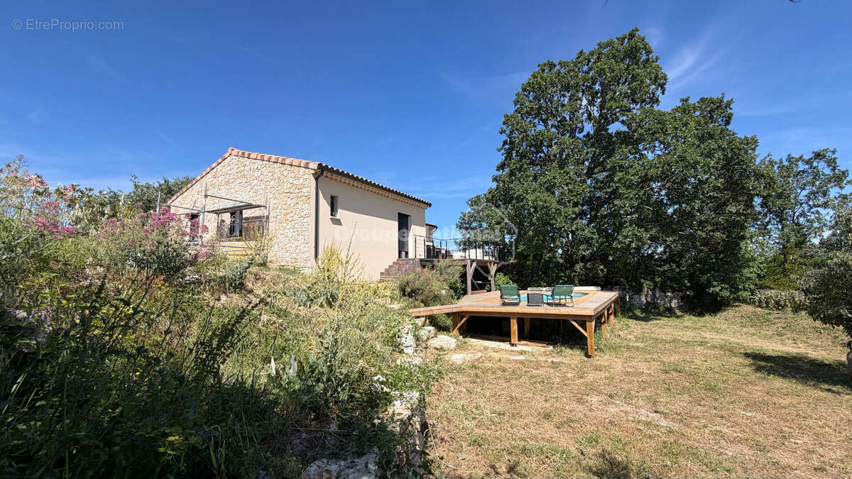 Maison récente 125 m2 avec pisicne et garage - photo 8