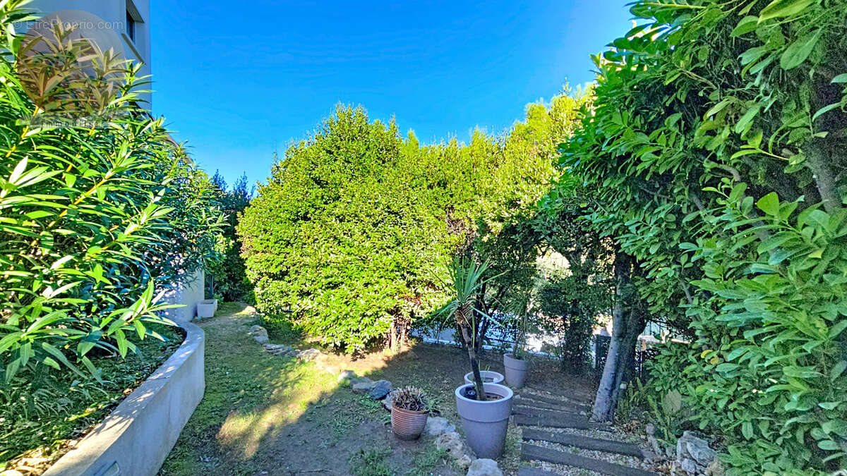 Appartement à LE CANNET