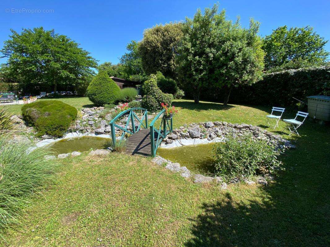 Maison à LES MATHES