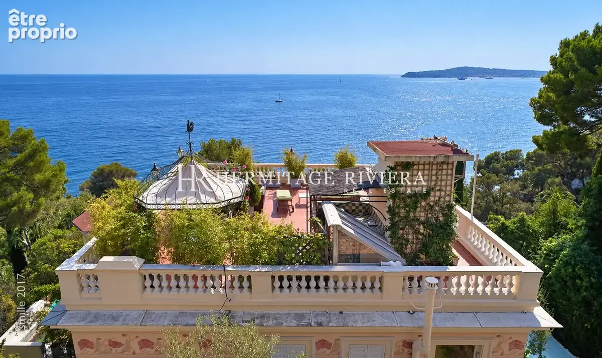 vue 2 de la villa belle époque à vendre à cap-d'ail
