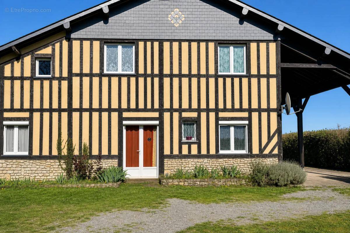 Maison à SAINT-CYR-DU-RONCERAY