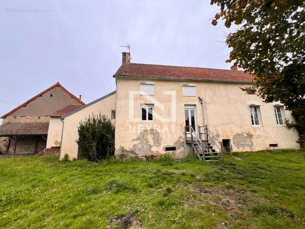 Maison à SAINT-LEGER-DU-BOIS