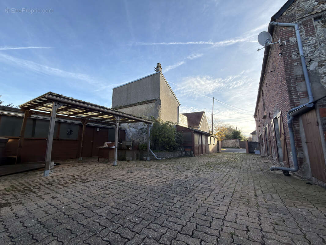 Maison à AUNAY-SOUS-AUNEAU