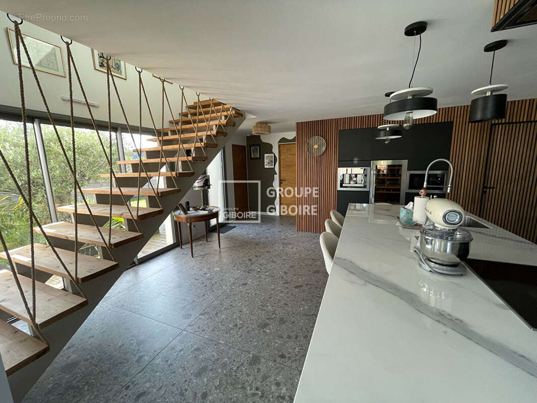 A vendre - agence giboire - magnifique villa contemporaine avec piscine aux portes de la baule - photo 5