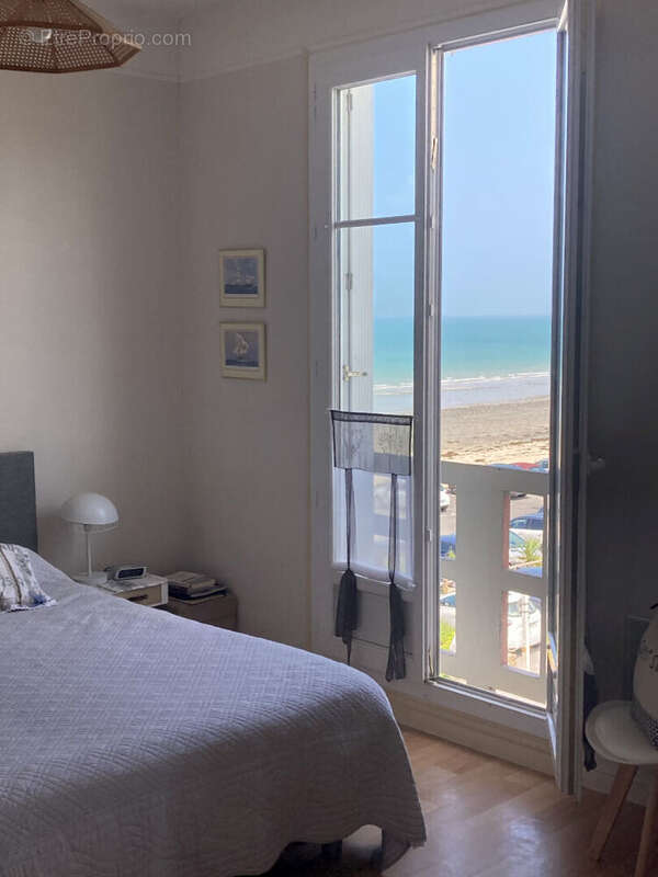 Appartement à DONVILLE-LES-BAINS