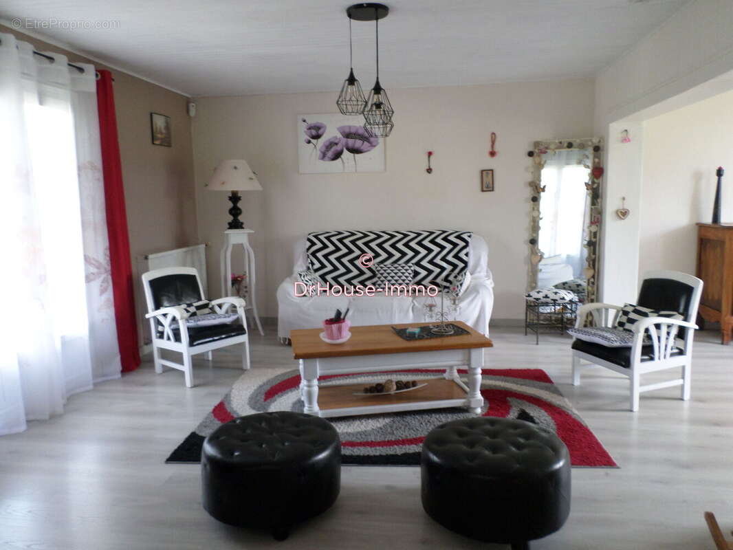 Maison 153 m² à Linars  - photo 2