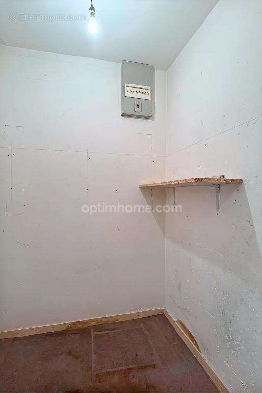 Appartement T3/T4 75 m2, DPE D, métro et marché Ste-Thérèse à 5 minutes - photo 12