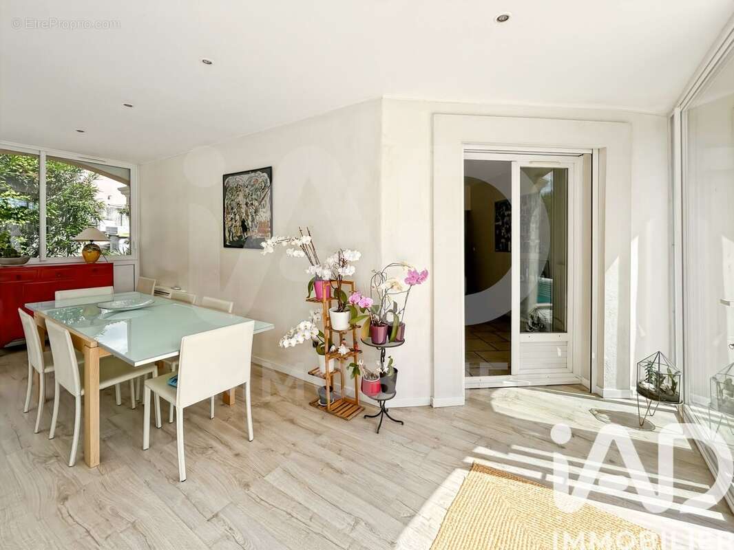 Maison 155 m² à Uchaud  - photo 3