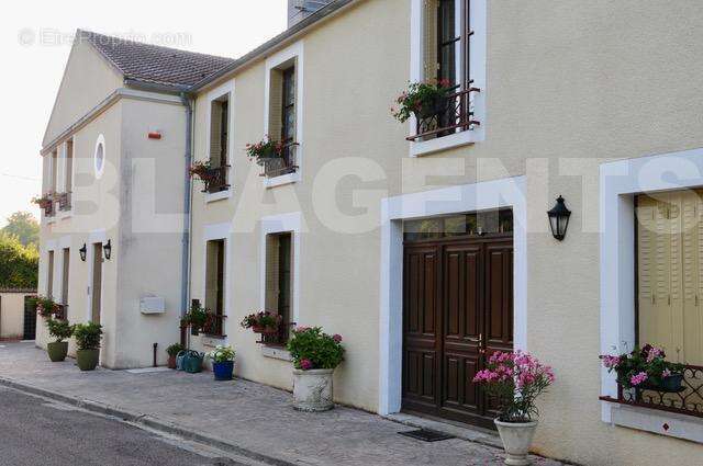 thumbnail_DB1_5391 - Maison à VEZELAY