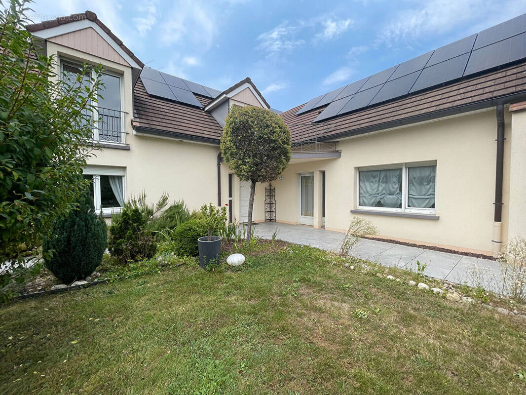 Maison à VILLARS-SOUS-DAMPJOUX