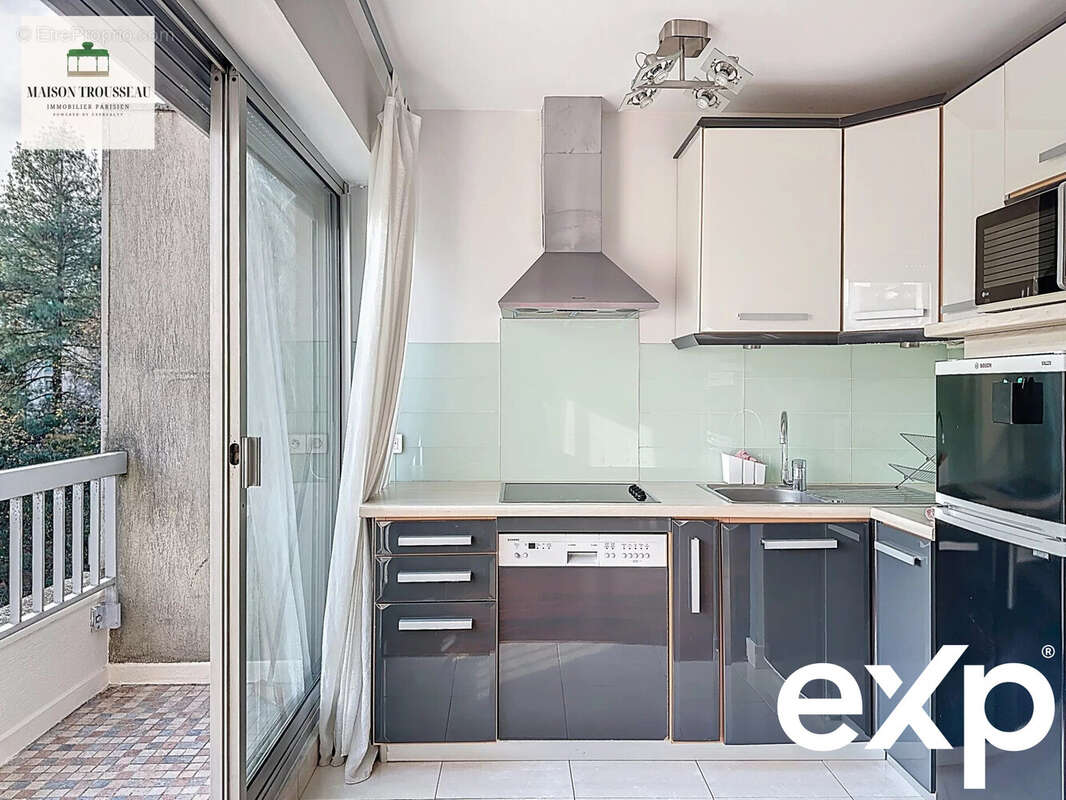 Appartement à NEUILLY-SUR-SEINE