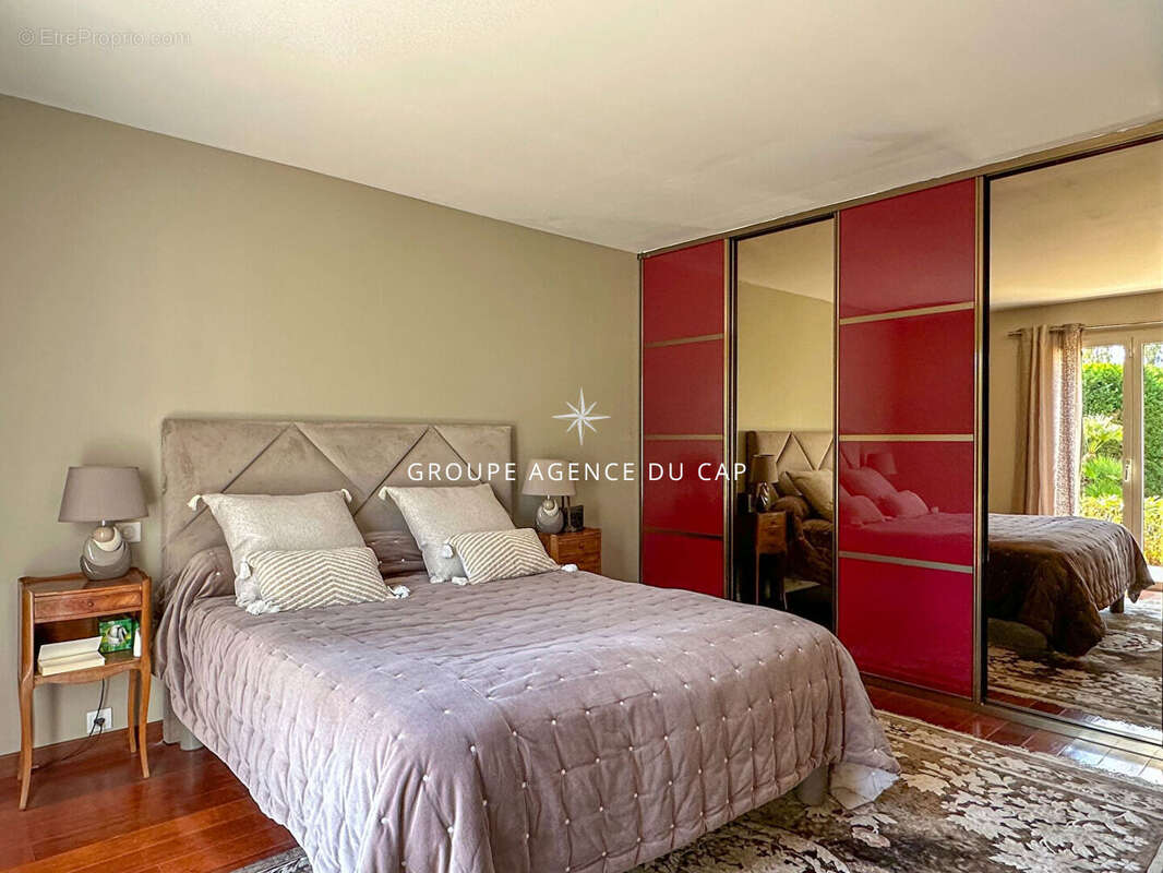 Maison à ROQUEBRUNE-SUR-ARGENS