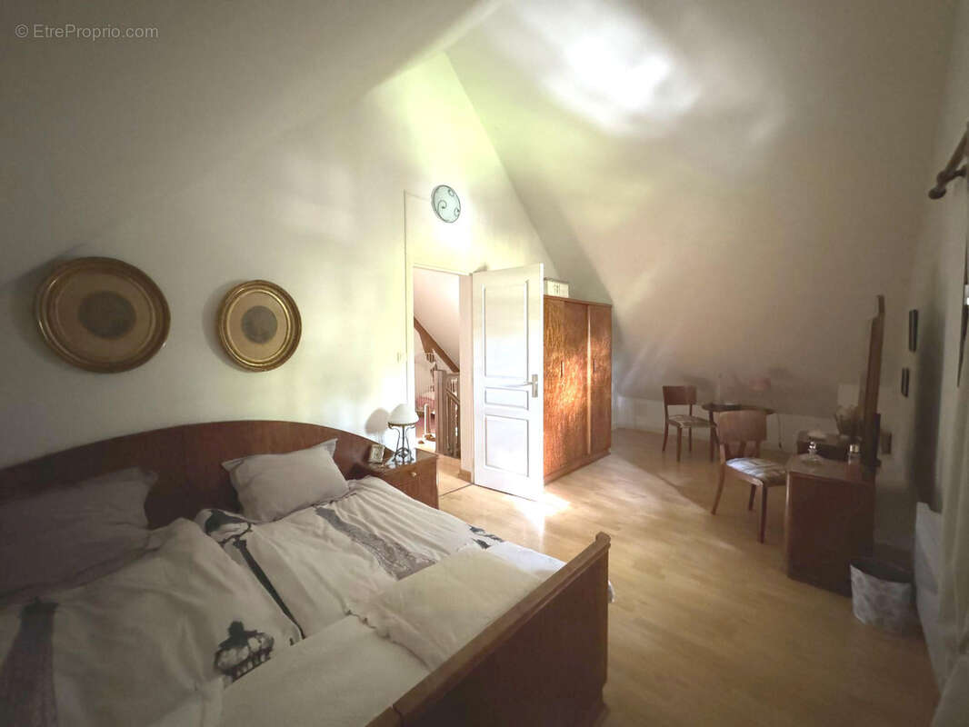 Maison à LE CHATELET