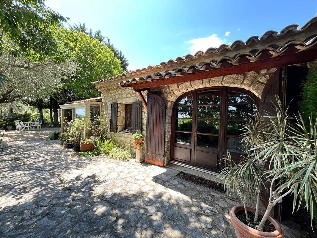 Maison à SAINT-PAUL-TROIS-CHATEAUX