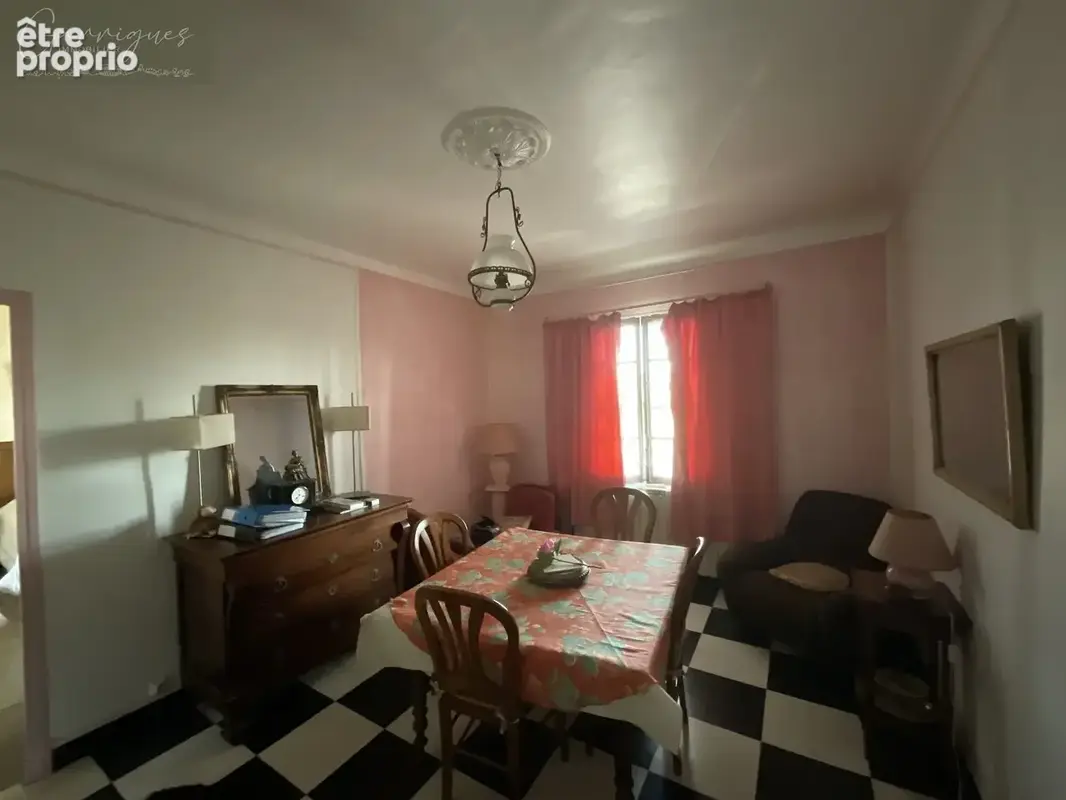 Le Cailar, maison de village à restaurer avec dépendances. - photo 6