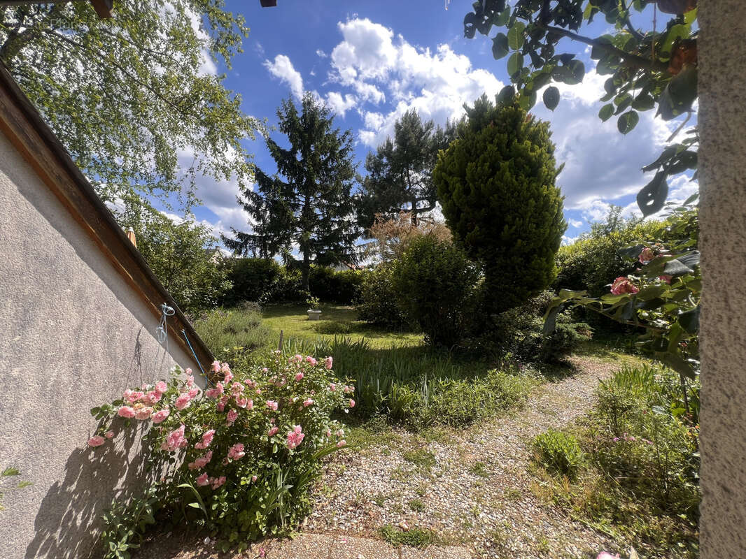 Maison à LA VILLE-AUX-DAMES
