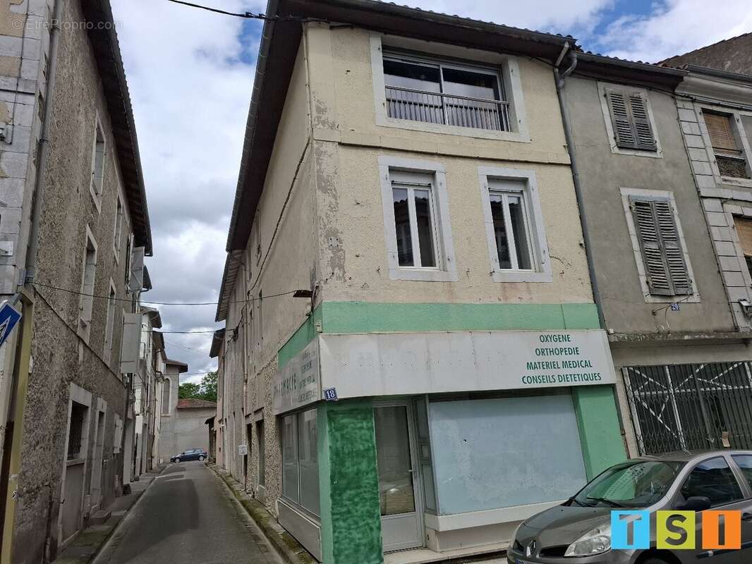 Maison à MONTREJEAU