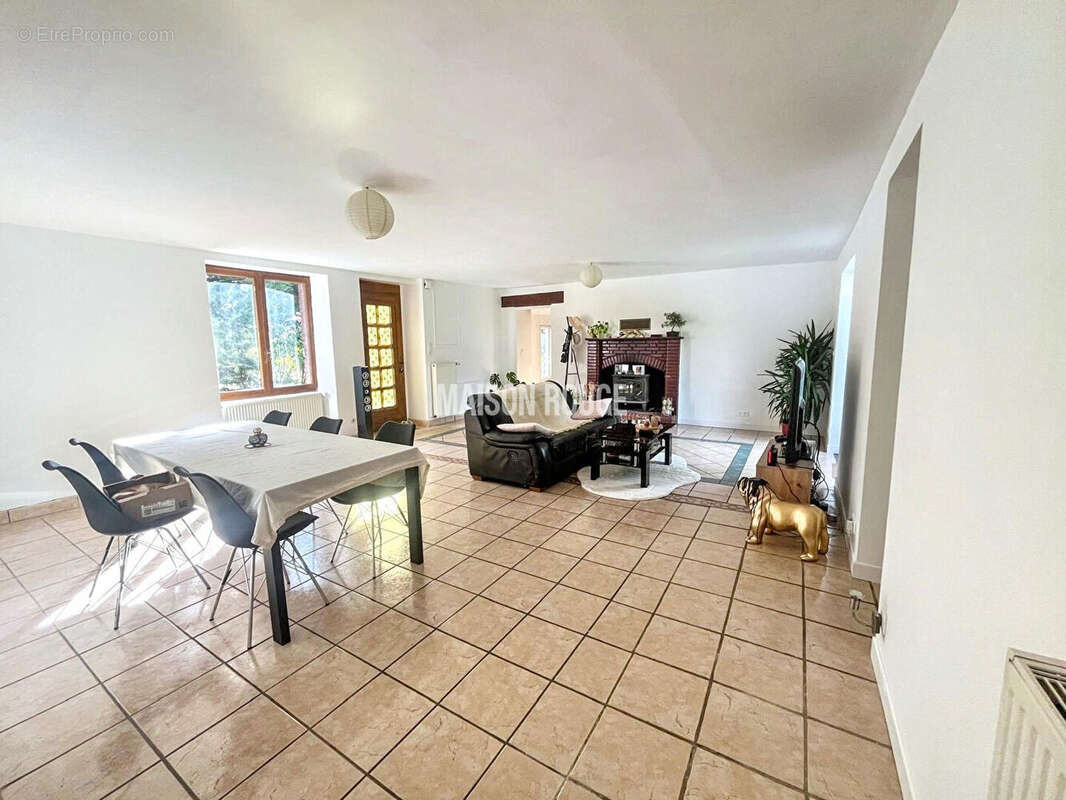 Maison à ROZ-SUR-COUESNON