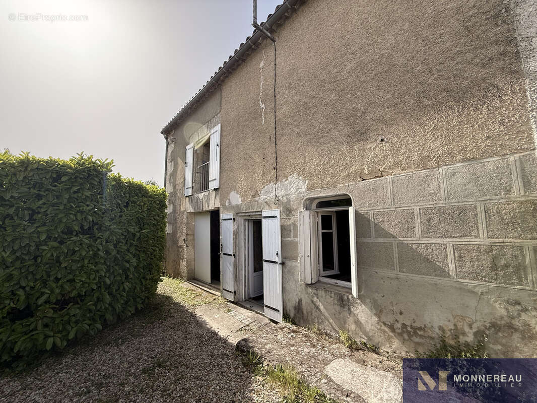 Maison à GOND-PONTOUVRE