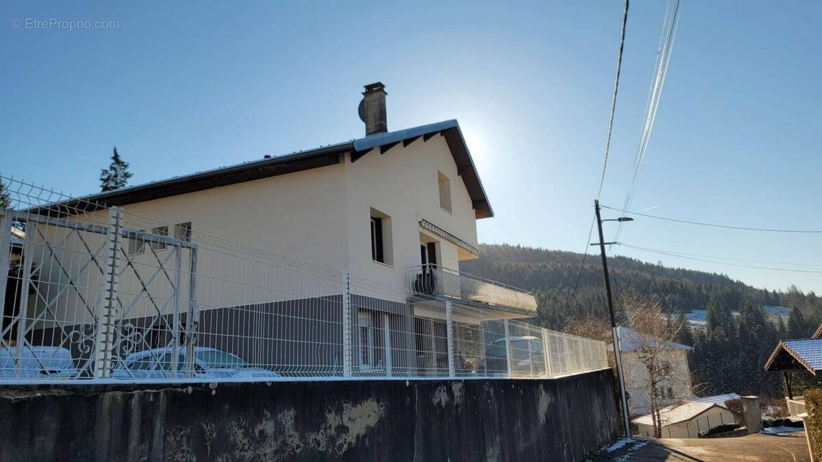 Maison à OYONNAX