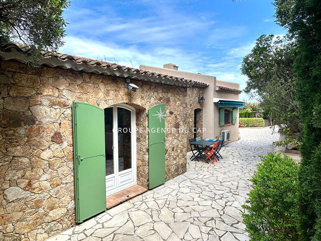 Maison à LES ISSAMBRES