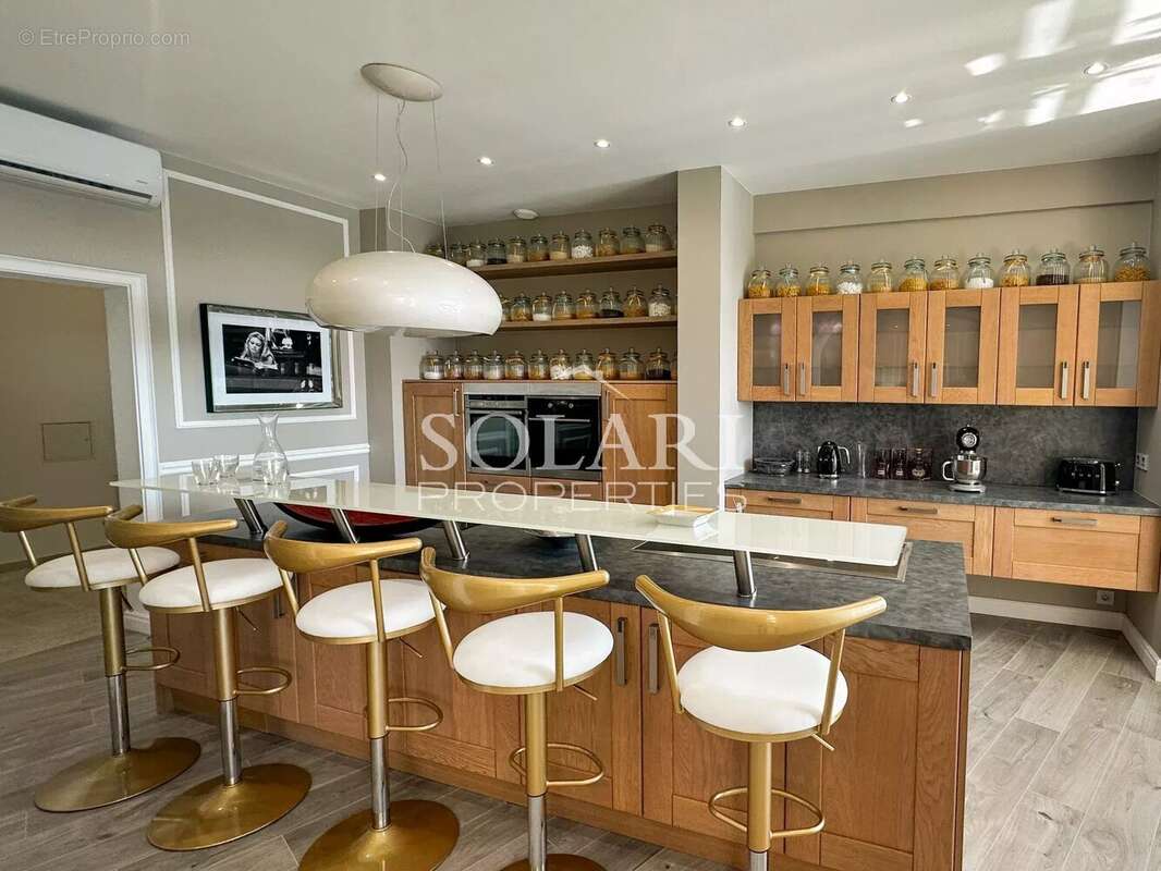 Maison à MANDELIEU-LA-NAPOULE