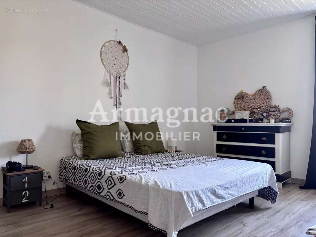 Maison à VIC-FEZENSAC