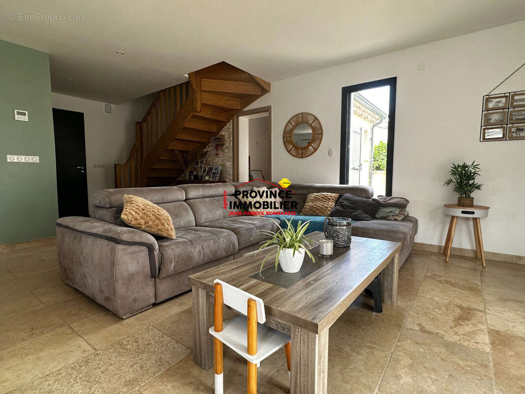 Maison 133 m² à Grillon  - photo 3