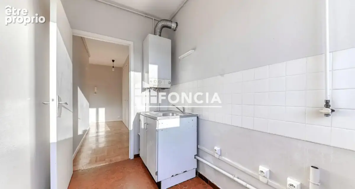 Lyon 6 - T2 de 47 m2 - Balcon et parking privatif - photo 6