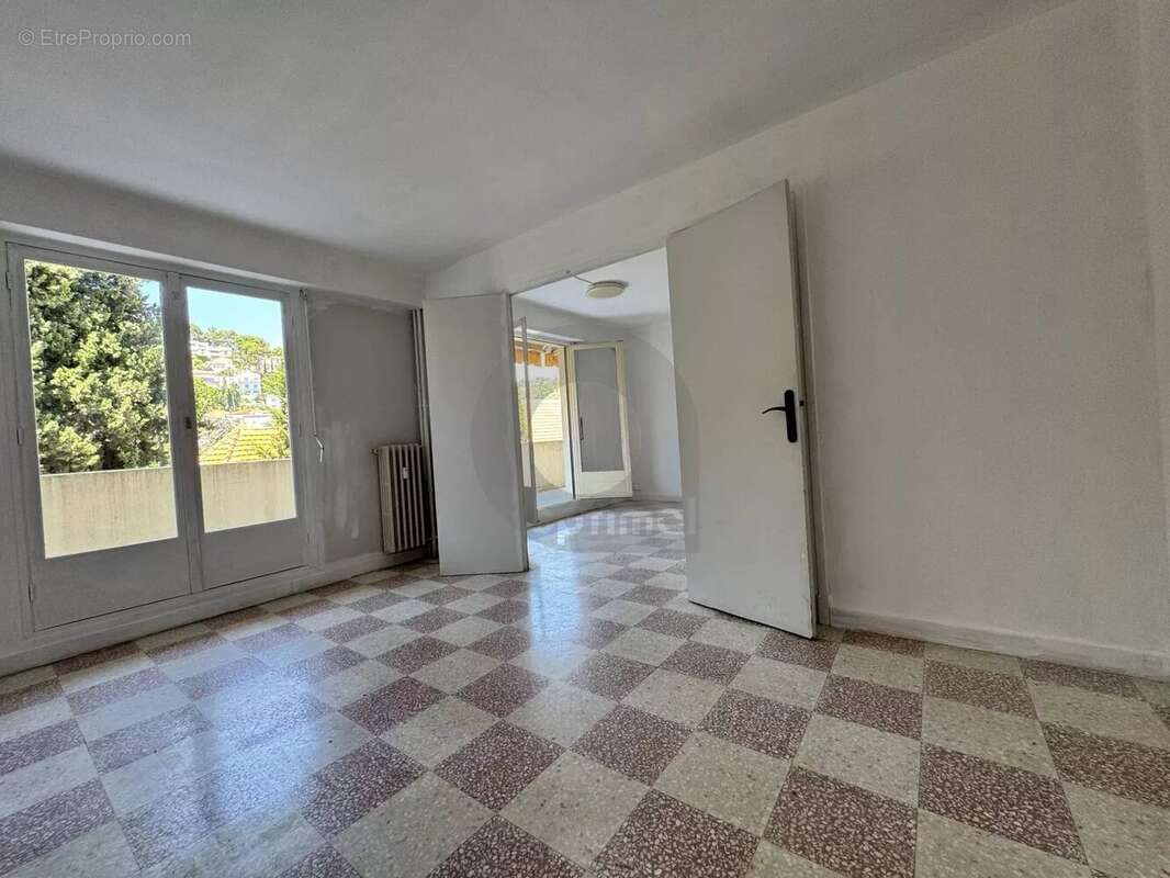 Appartement à ROQUEBRUNE-CAP-MARTIN