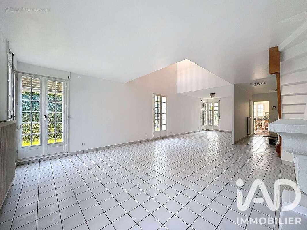 Photo 3 - Maison à SAINT-REMY-LES-CHEVREUSE