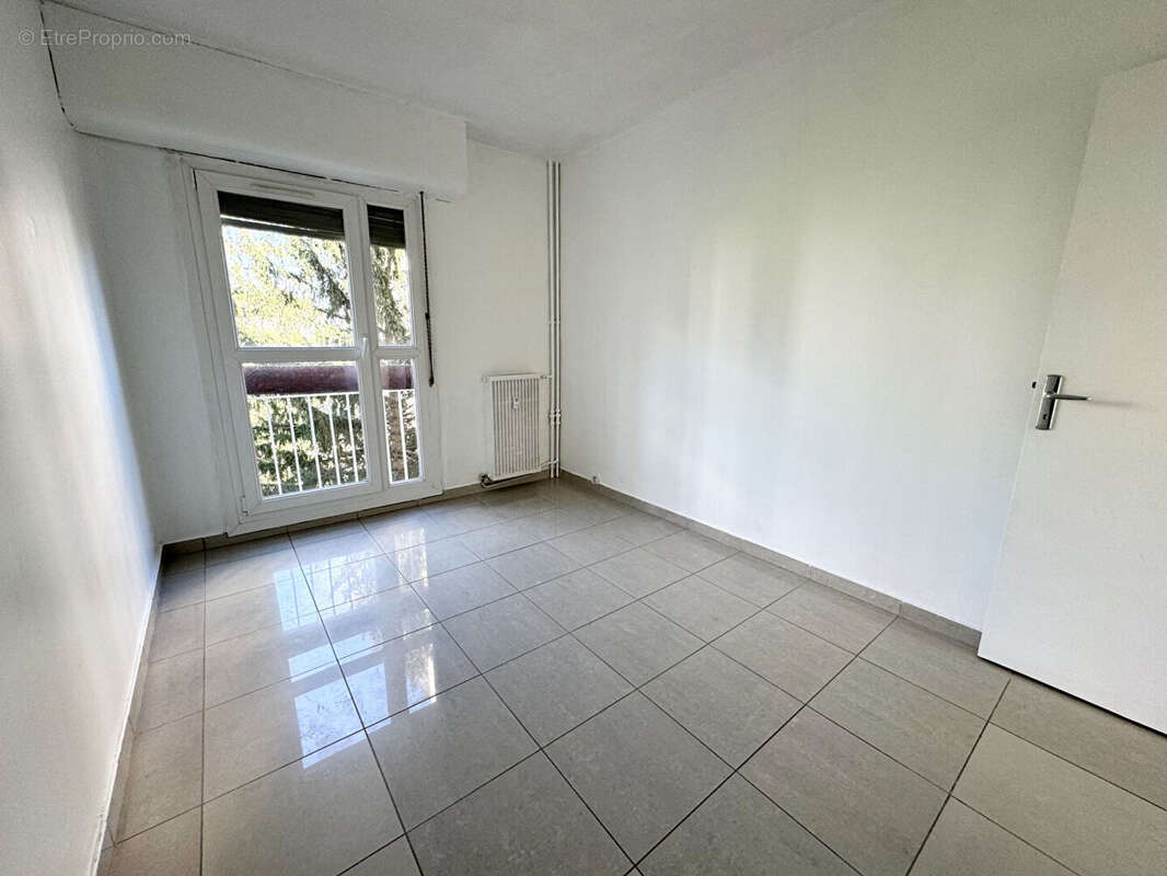 Appartement à LE PONT-DE-CLAIX