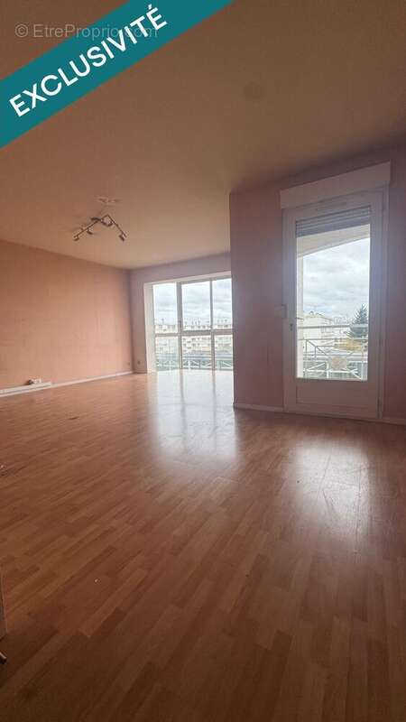 Photo 2 - Appartement à LE PLESSIS-TREVISE