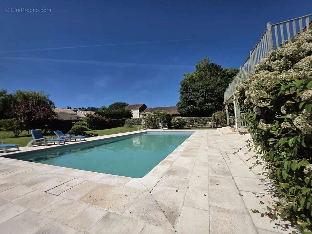 Maison à MONBAZILLAC