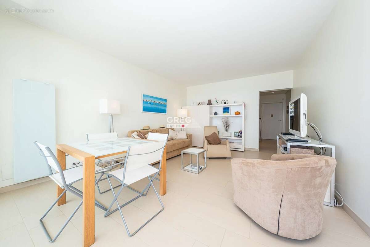 Pieds dans l'eau! Appartement 3 pièces à Villeneuve-Loubet p - photo 11