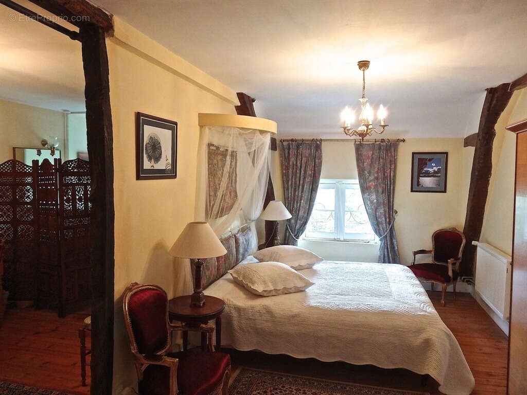 Maison à TOURNON-SAINT-PIERRE