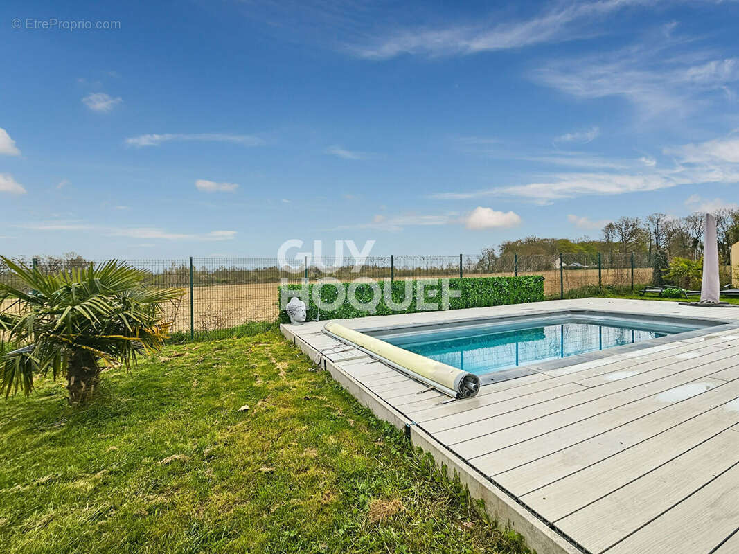 Maison à FONTENAY-TRESIGNY