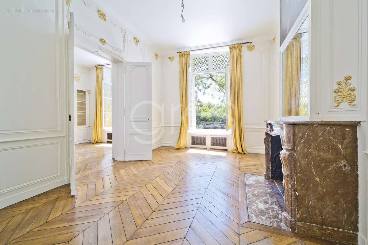 Appartement à PARIS-4E