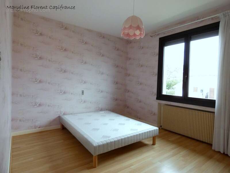 Maison à LA ROCHE-BLANCHE