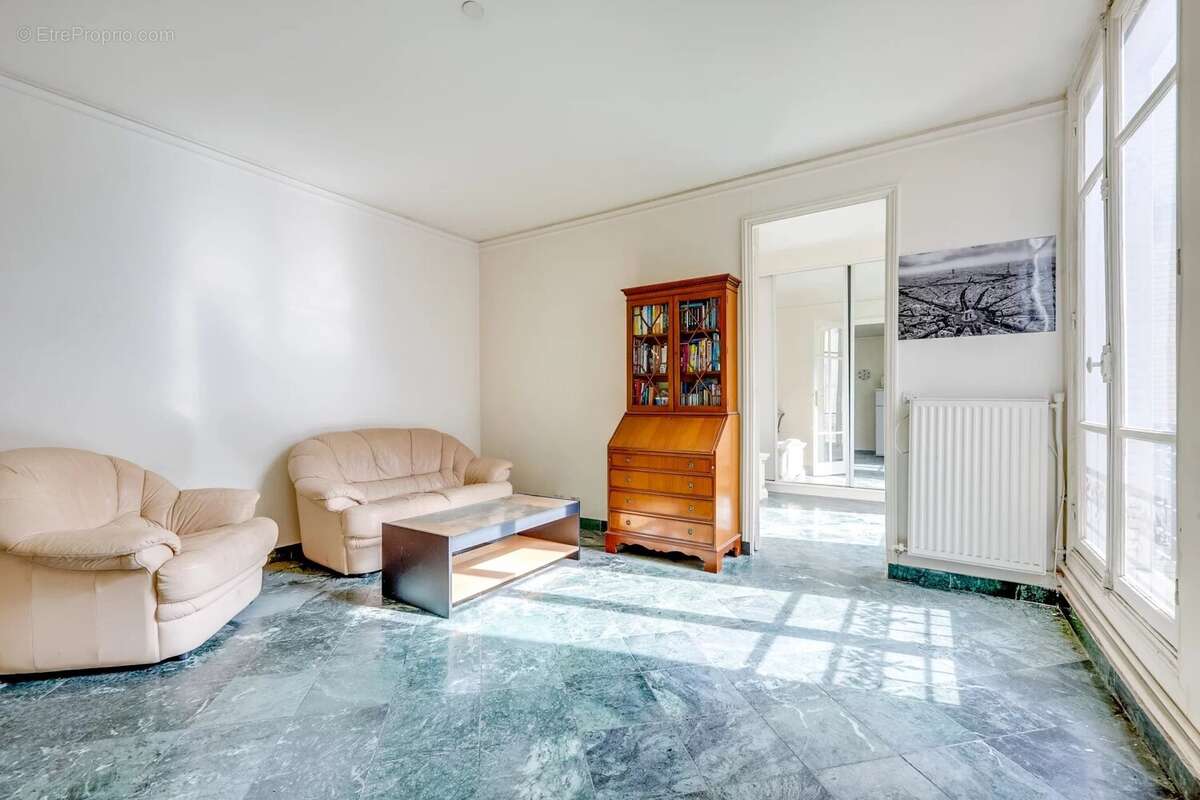 Appartement à PARIS-8E