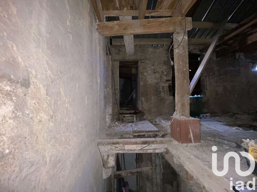 Appartement 308 m² à Bagnols-Sur-Ceze  - photo 3